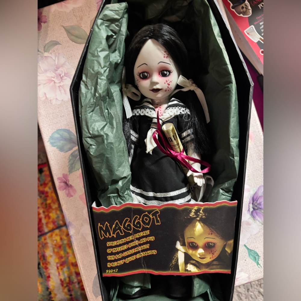 Living Dead Dolls "Maggot" - Picture 2 of 4
